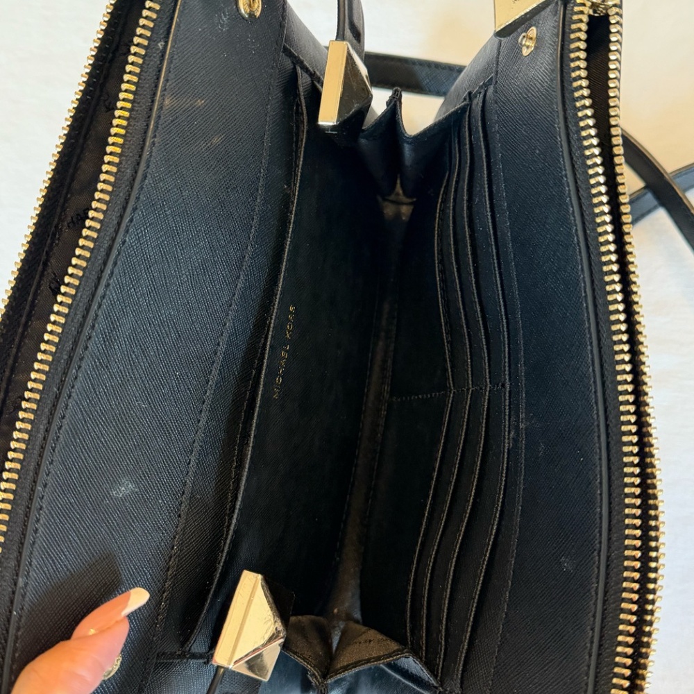 Michael Kors Crossbody - Picture 8 of 9